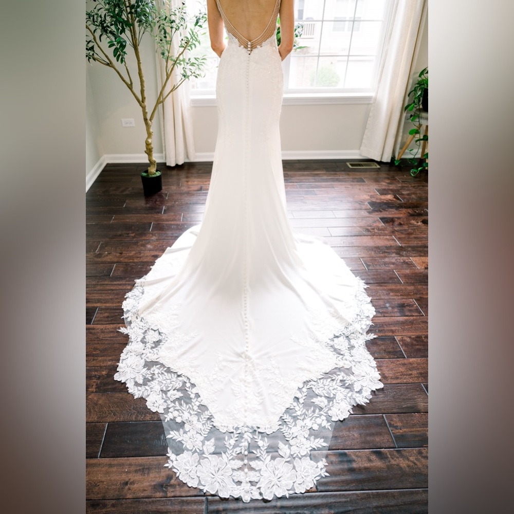 Essence of Australia wedding dress - Picture 9 of 10
